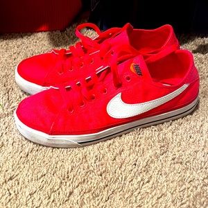 NEW Women’s Nike Bright Red & White canvas sneaker size 8